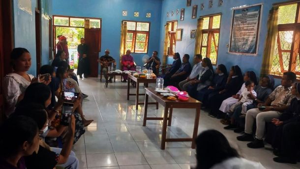 Uskup Labuan Bajo Kunjungi Shelter, Tegaskan Kasih