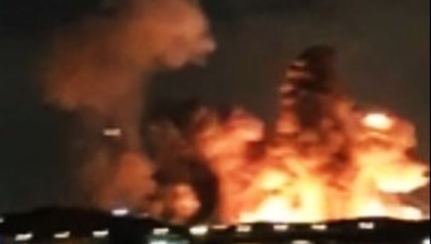 Serangan AS-Israel Hantam Isfahan, Ledakan Besar Terangi Langit Malam