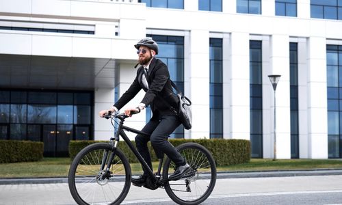 Studi: Bersepeda ke Kantor Punya Khasiat Kesehatan Luar Biasa