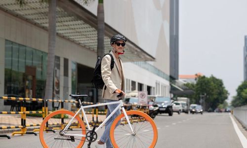 Cara Bersepeda ke Kantor dengan Aman untuk Pemula: Perhatikan Cara Membawa Barang ke Kantor