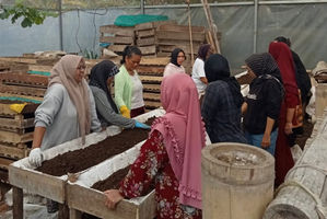 Kisah Sukses Nasabah PNM Mekaar Bandung Barat Ubah Limbah Jadi Cuan