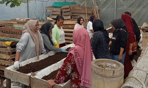 Kisah Sukses Nasabah PNM Mekaar Bandung Barat Ubah Limbah Jadi Cuan