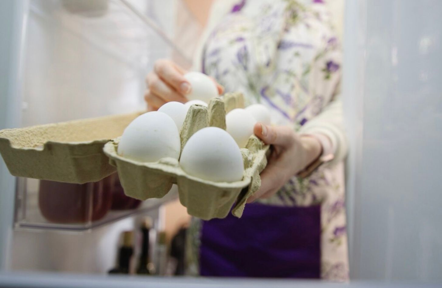 9 Bahan Makanan yang Tidak Boleh Disimpan di Pintu Kulkas