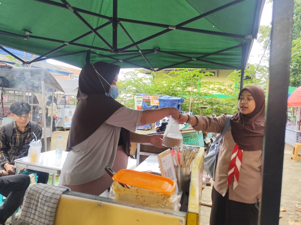 Pedagang Makanan di UIN Palembang Naikkan Harga