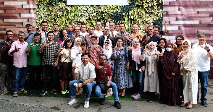 Alumni Universitas Janabadra Siapkan Buku tentang Almamater