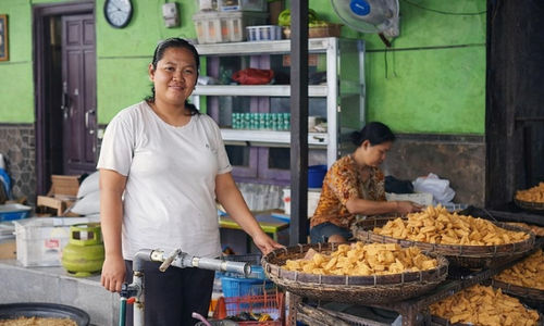 Kisah Nia Anggraini, Perempuan Bangkit Bersama PNM Mekaar dan BRI