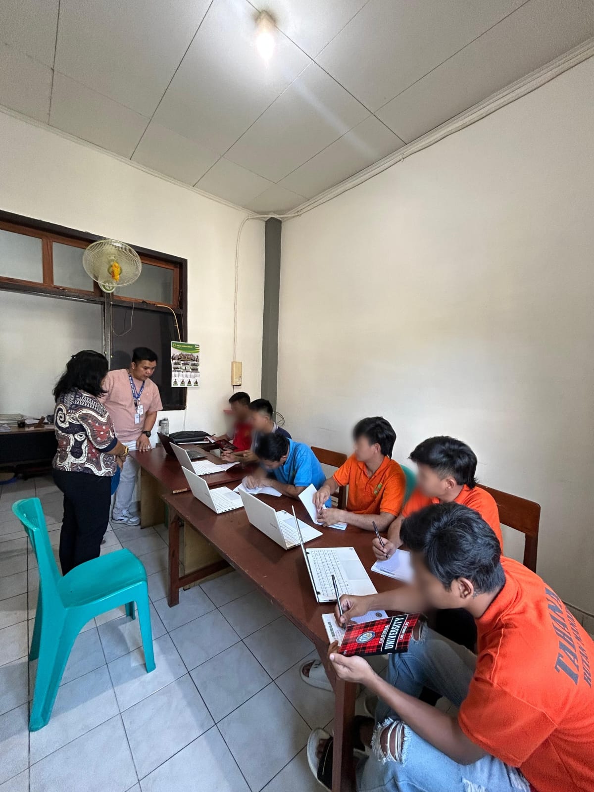 Rutan Manado menggelar pendidikan kesetaraan kepada warga binaan.