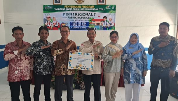PTPN 1 Regional 7 Salurkan Bantuan Pendidikan di OKU