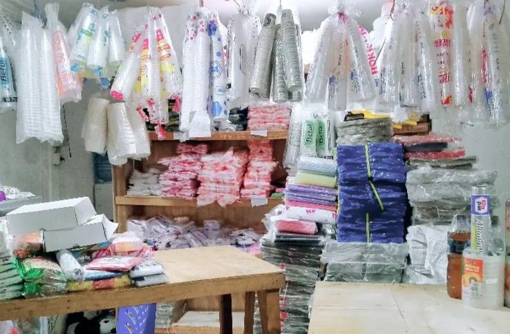 Kemenperin lirik sawit sebagai bahan baku plastik untuk menggantikan nafta sebagai bahan baku. (Foto: Ig @tokoplastikabhizar)