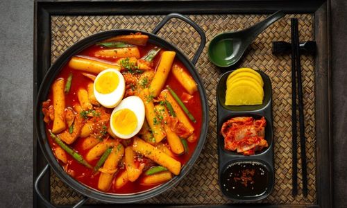 Makanan Korea yang Ikut Viral Setelah Tren Drama Korea: Tteokbokki