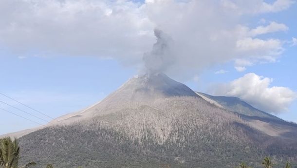 Abu Lewotobi Berpotensi Capai Labuan Bajo, Penerbangan Diwaspadai