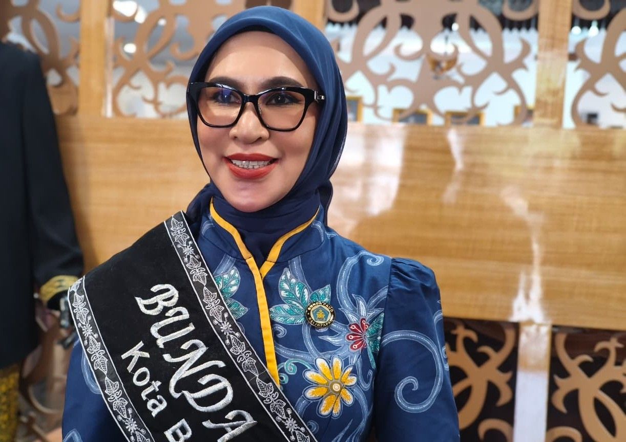 Penulis Nurlena Rahmad Mas'ud kenalkan buku “Aku Cinta Kota Balikpapan” di TK Negeri Pembina 1 Balikpapan