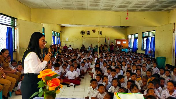 Bunda Literasi Sikka Kunjungi SDN Wailiti, Gaungkan Wisata Literasi dan Sains
