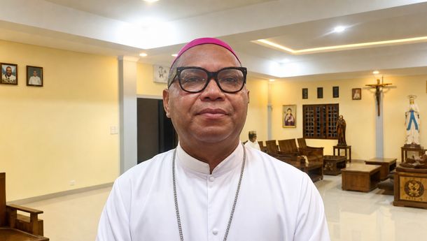 Uskup Labuan Bajo Raih Profesor di Usia 52 Tahun, Dikukuhkan 8 Mei
