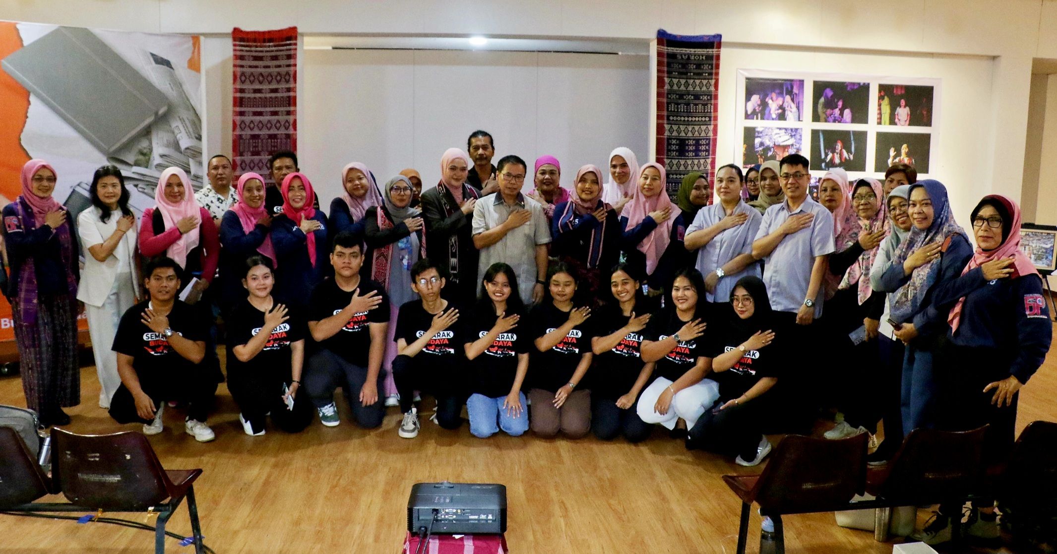 
Refleksi peringatan Hari Kebebasan Pers Sedunia, FJPI gelar Semarak Budaya di Taman Budaya Medan