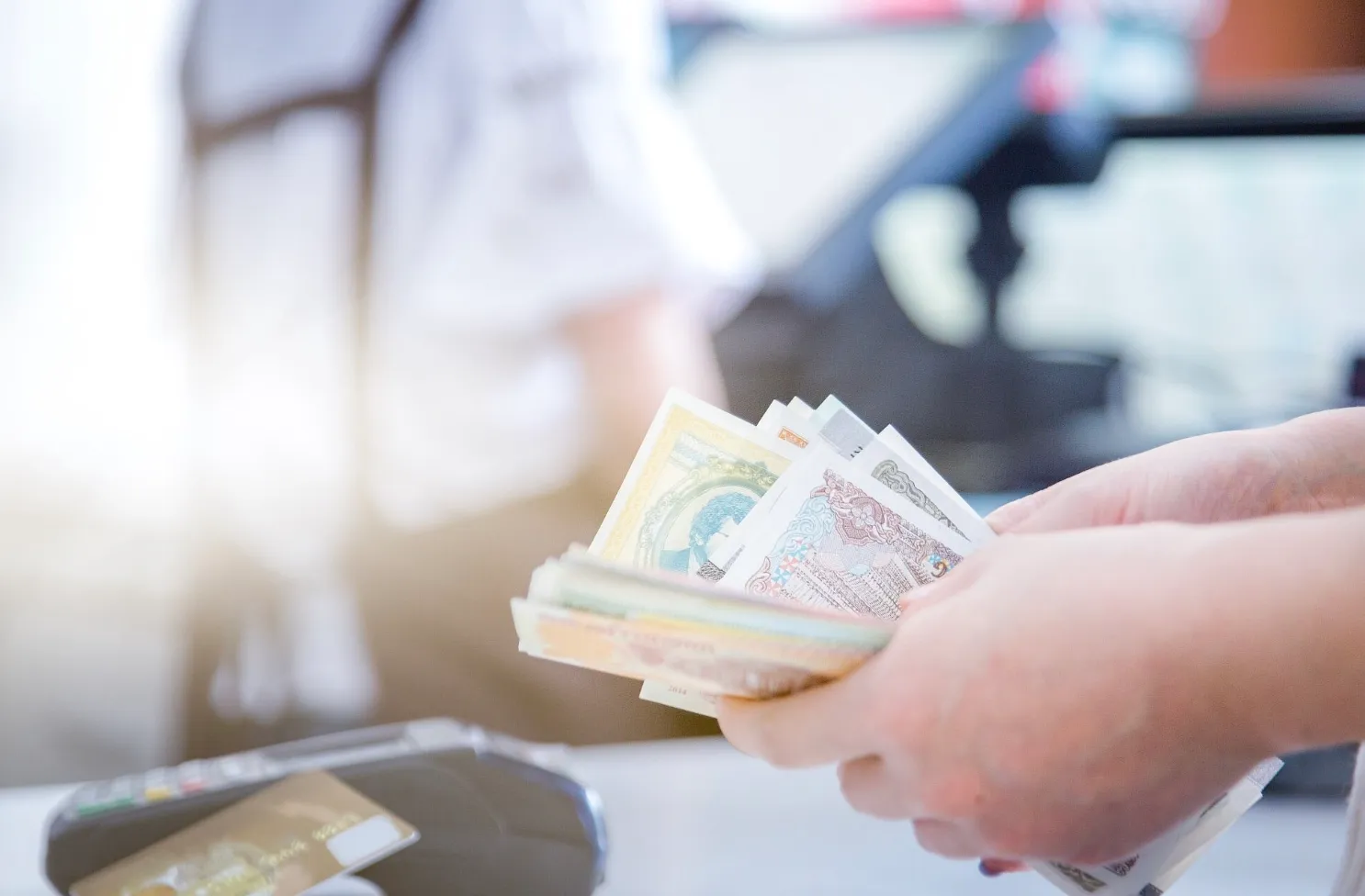 5 Cara dan Syarat Menukar Mata Uang di Money Changer 