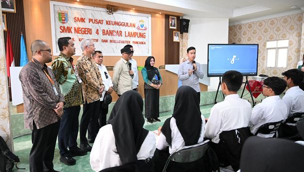 Wapres Gibran Tinjau Pelatihan Vokasi di SMKN 4 Bandar Lampung