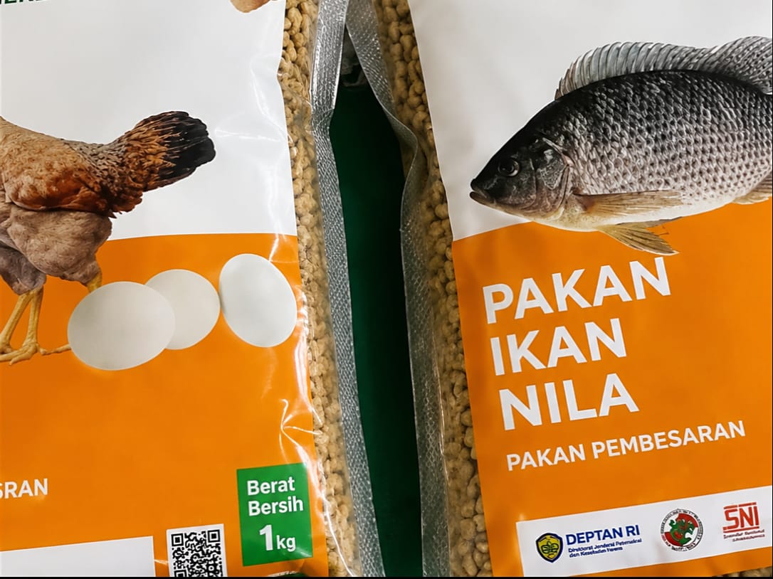 Desa Loleng di Kukar kini punya pabrik pakan sendiri. 