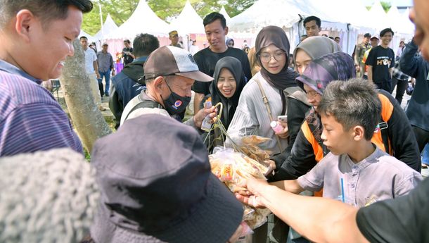 Pedagang asal Candipuro Ini Akui Penjualan Naik Berkat IDS Sumatra 2026