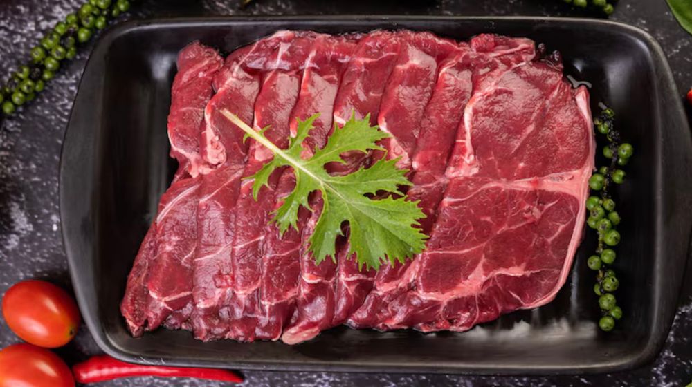 Cara Aman Membersihkan Daging Sapi Kurban Sebelum Dimasak, Jangan Asal!