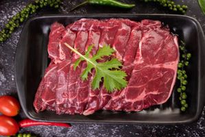 Cara Aman Membersihkan Daging Sapi Kurban Sebelum Dimasak, Jangan Asal!