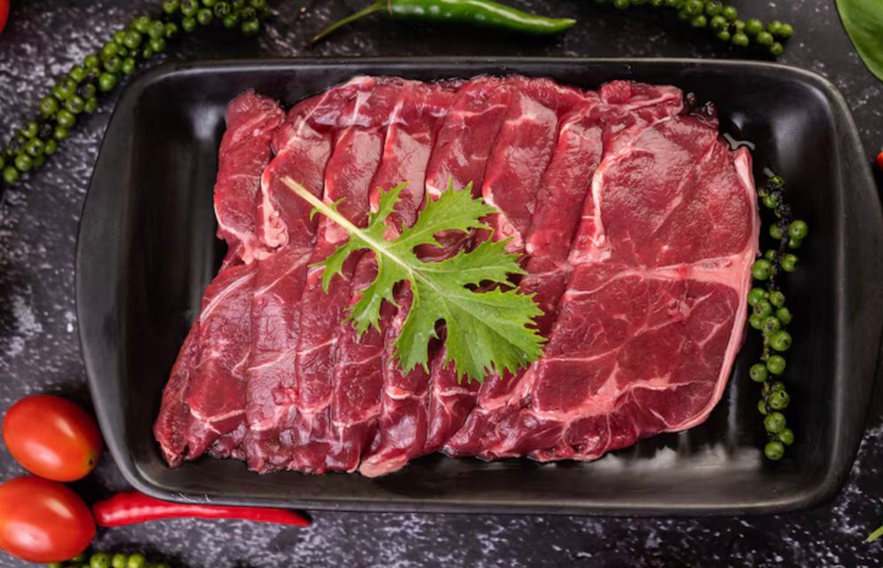 Cara Aman Membersihkan Daging Sapi Kurban Sebelum Dimasak, Jangan Asal!