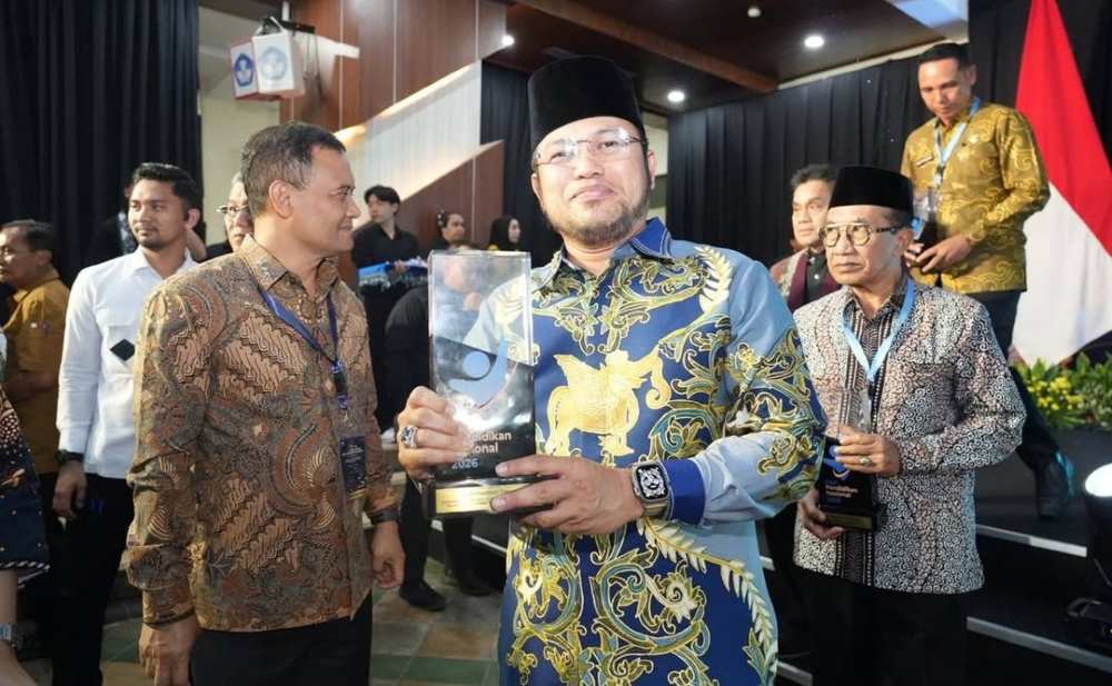 Gubernur Rudy Mas’ud tegaskan komitmen pendidikan gratis hingga S3.