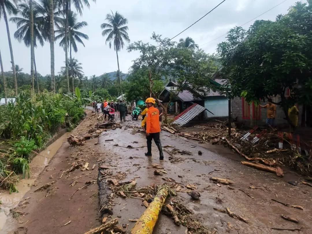 BPBD Kabupaten Bolmong turun lokasi bencana banjir bandang.