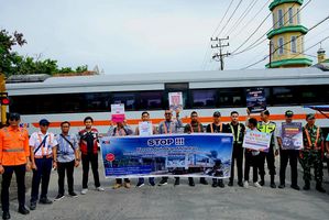 KAI Bandara  melakukan sosialisasi keselamatan di petak jalan Stasiun Medan-Stasiun Binjai
