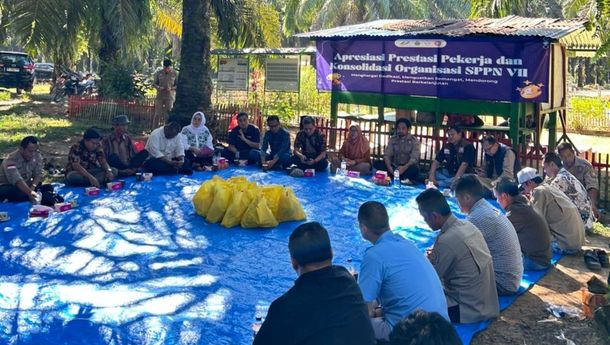 SPPN VII Beri Penghargaan Penyadap dan Pemanen Berprestasi