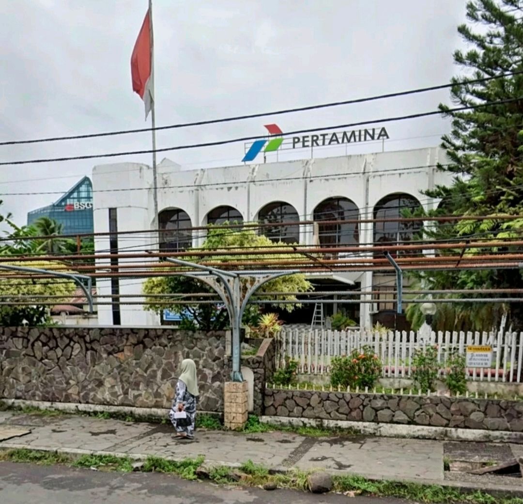Kantor Pertamina Cabang Manado.