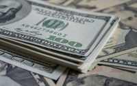 Pilih Investasi Dolar atau Emas, Mana yang Lebih Cuan?