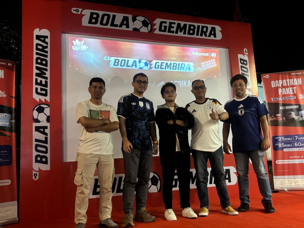 Telkomsel mengadakan Nonton Bareng (nobar) Bola Gembira MAXStream TV