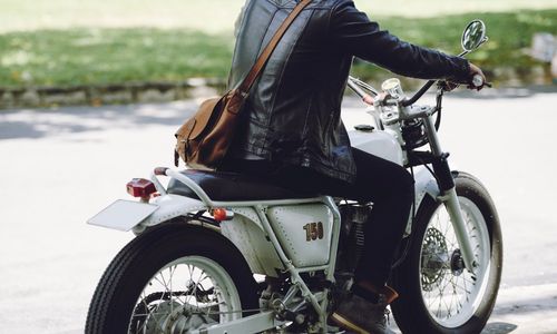 Saat Pertamax Naik, 7 Kebiasaan Ini Bikin Bensin Sepeda Motor Boros: Cara Berkendara yang Buruk