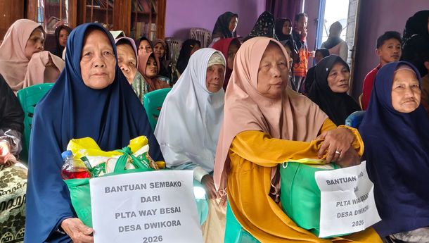 PLN NP UP Bandar Lampung PLTA Besai Salurkan 100 Paket Sembako dan Hewan Kurban