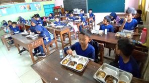 Dihentikan Saat Libur Sekolah, Pemerintah Disarankan Evaluasi Program MBG