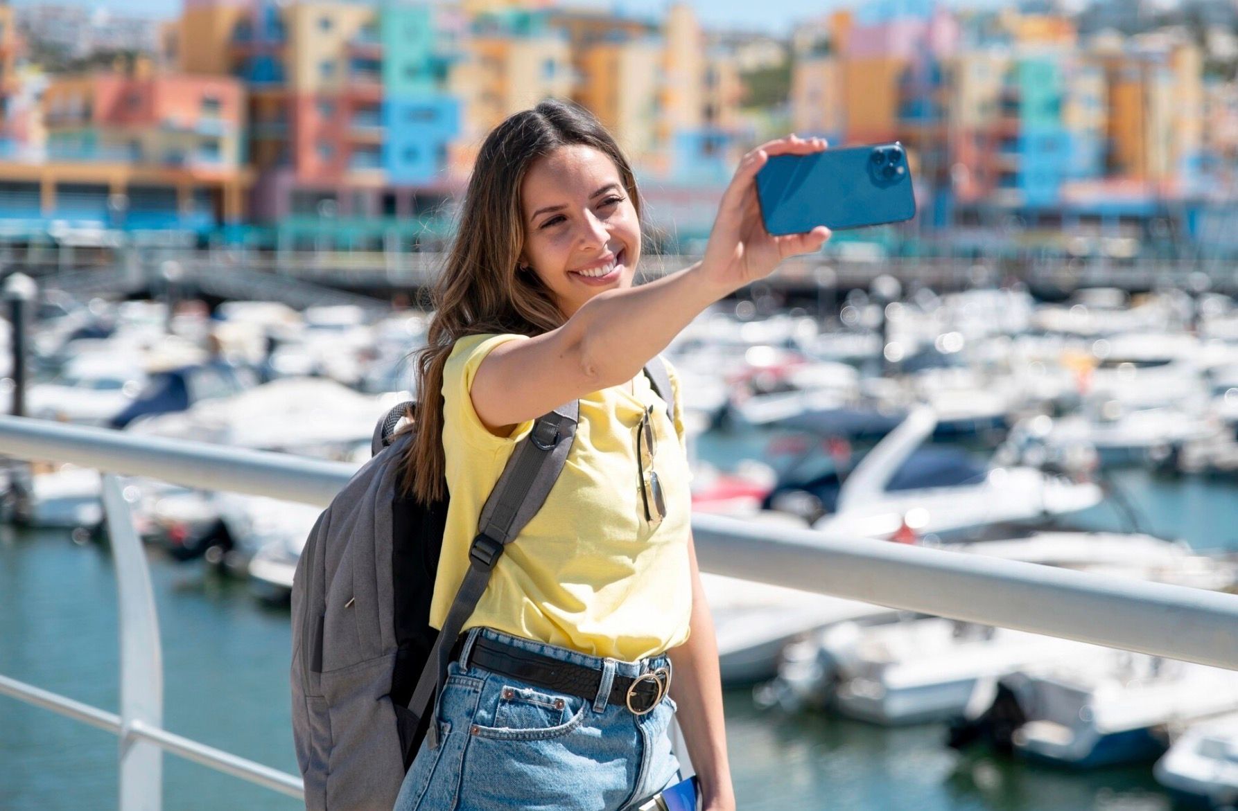 5 Rekomendasi Side Hustle Buat Kamu yang Suka Traveling