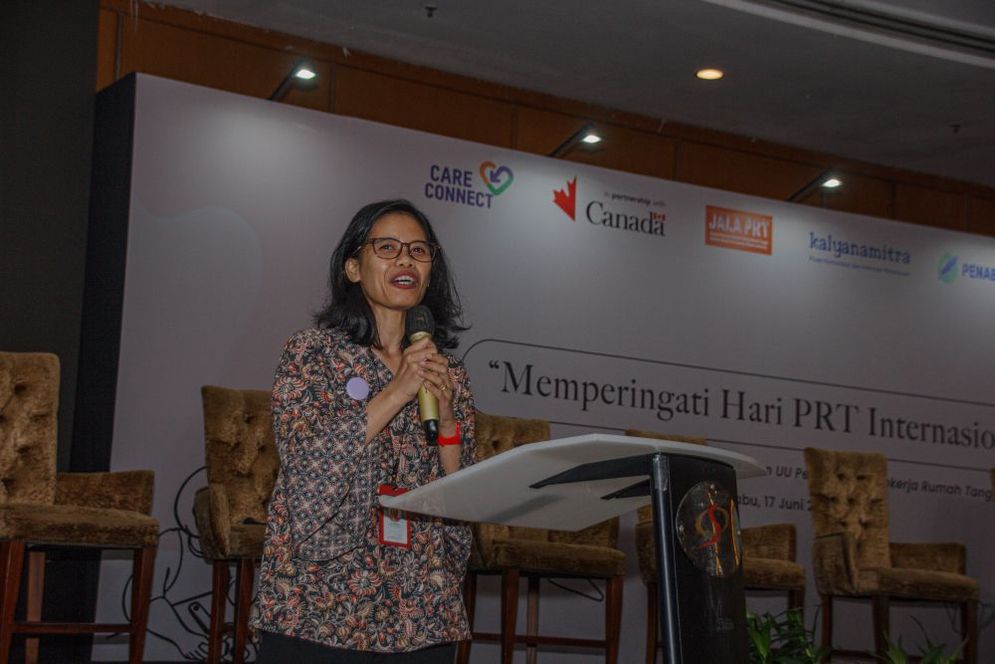 Direktur Eksekutif Kalyanamitra, Ika Agustina, mengatakan pengesahan UU PPRT merupakan kemenangan penting, namun keberhasilan sesungguhnya bergantung pada implementasinya.