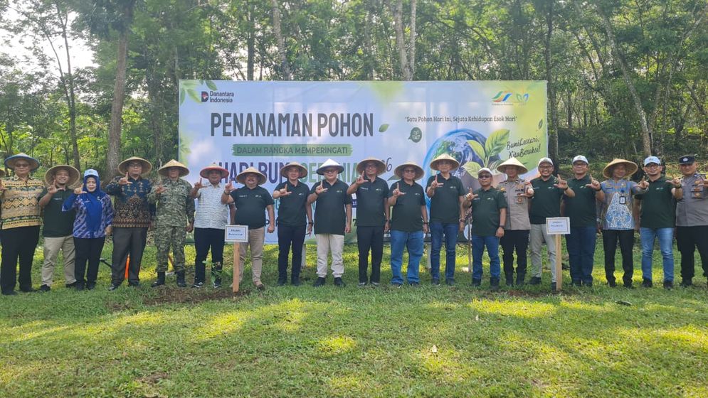 PTPN I Regional 7 Tanam 1.300 Pohon Buah.jpeg