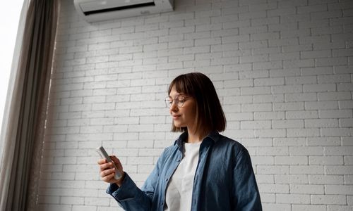 8 Cara Menghemat Listrik Tanpa Harus Matikan AC In This Economy