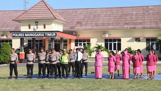 Wakil Ketua Bhayangkari Manggarai Timur Hadiri Upacara HUT Bhayangkara Ke-80