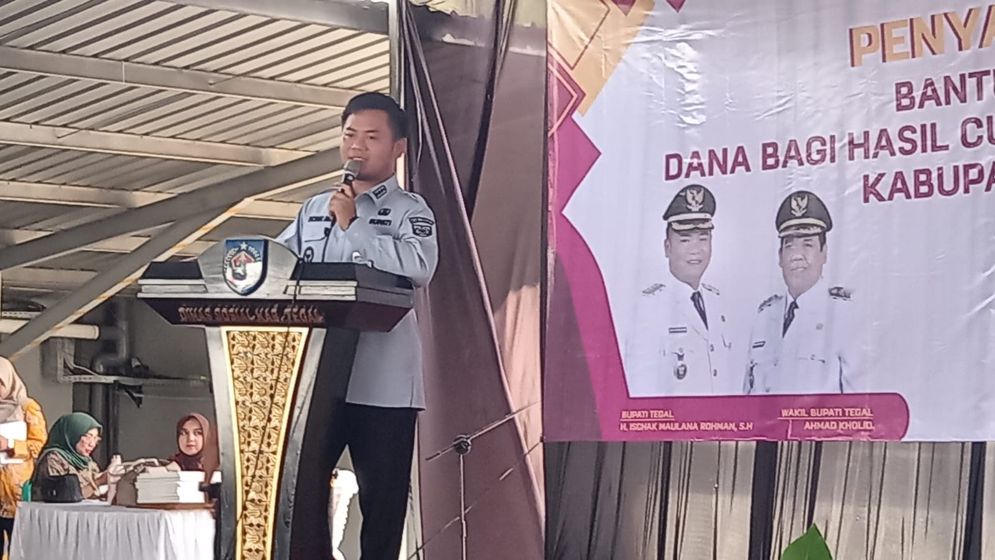Bupati Tegal Siap Sampaikan Penolakan Kemasan Polos Rokok ke Presiden