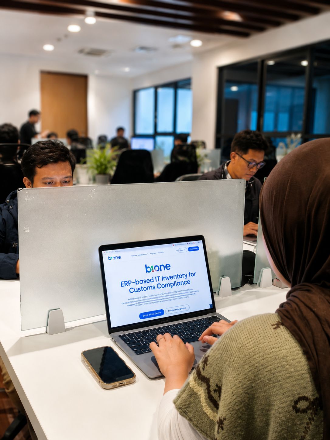 BZone platform Bonded Zone IT Inventory yang andal dan terintegrasi merupakan solusi dari PT ERP Indonesia bagi perusahaan manufaktur di Kawasan Berikat (Kaber), Gudang Berikat, KITE, dan KEK. Melalui otomatisasi pelaporan, integrasi data dengan CEISA 4.0, serta pengelolaan inventory secara real time, sistem ini diharapkan dapat meningkatkan efisiensi operasional sekaligus memperkuat kepatuhan terhadap regulasi kawasan berikat di tengah semakin kompleksnya rantai pasok global.