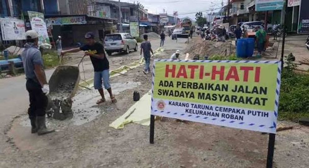 Ironi Anggaran Desa: KDMP Berdiri, Jalan Rusak Masih Terbengkalai