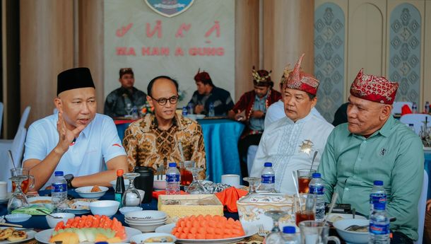 Gubernur Mirza Bahas Pelestarian Adat dengan Tokoh Sai Batin Way Handak