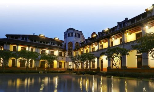 Destinasi Wisata Dekat Stasiun Semarang Tawang: Lawang Sewu