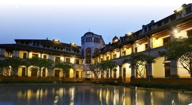 Destinasi Wisata Dekat Stasiun Semarang Tawang: Lawang Sewu
