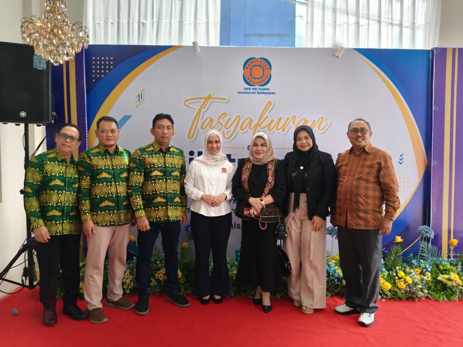 Ketua DPD REI Kaltim, Wahyudi bersama pengurus dan Ketua Komisariat REI Balikpapan, Andi Kalaru. 