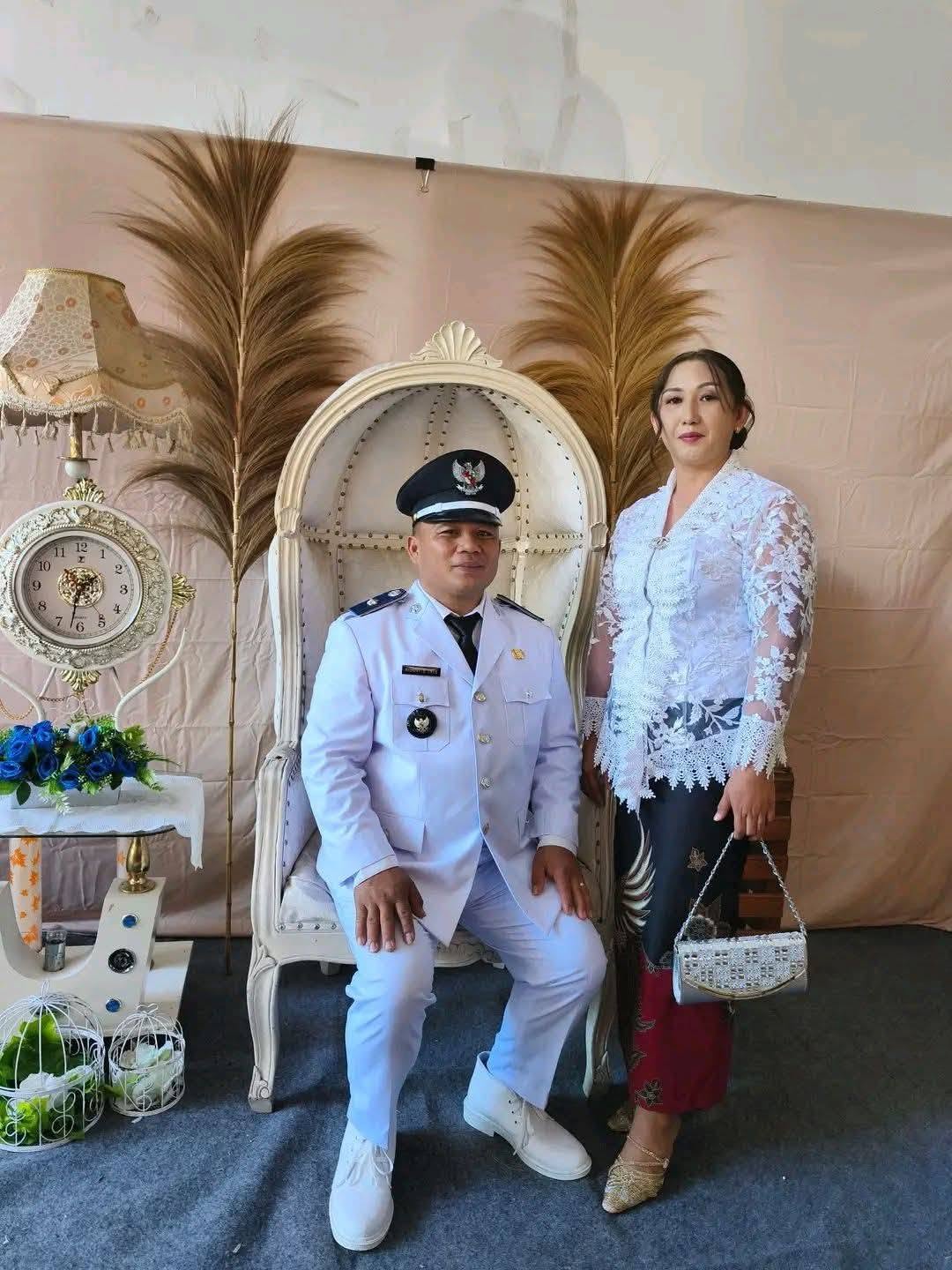 Hukum Tua Ranolambot, Rionny Lele bersama istri.