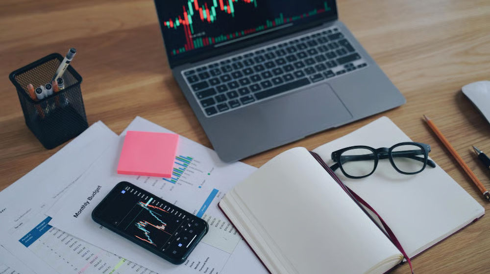 Menyusun Trading Plan Hari Minggu Kunci Menghadapi Pembukaan Pasar Senin Pagi dengan Tenang.jpg